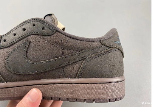 SP TRAVIS DM7866-  RETRO DM7866-202 JORDAN SCOTT 1 202  OG LOW 0218